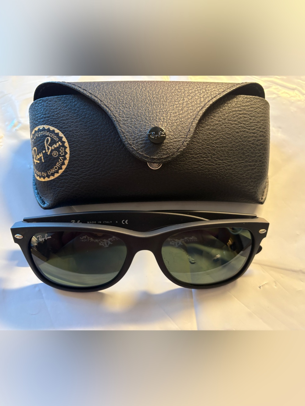 Ray-Ban matte Black Leather Sunglasses Case - Classic Protective Pouch